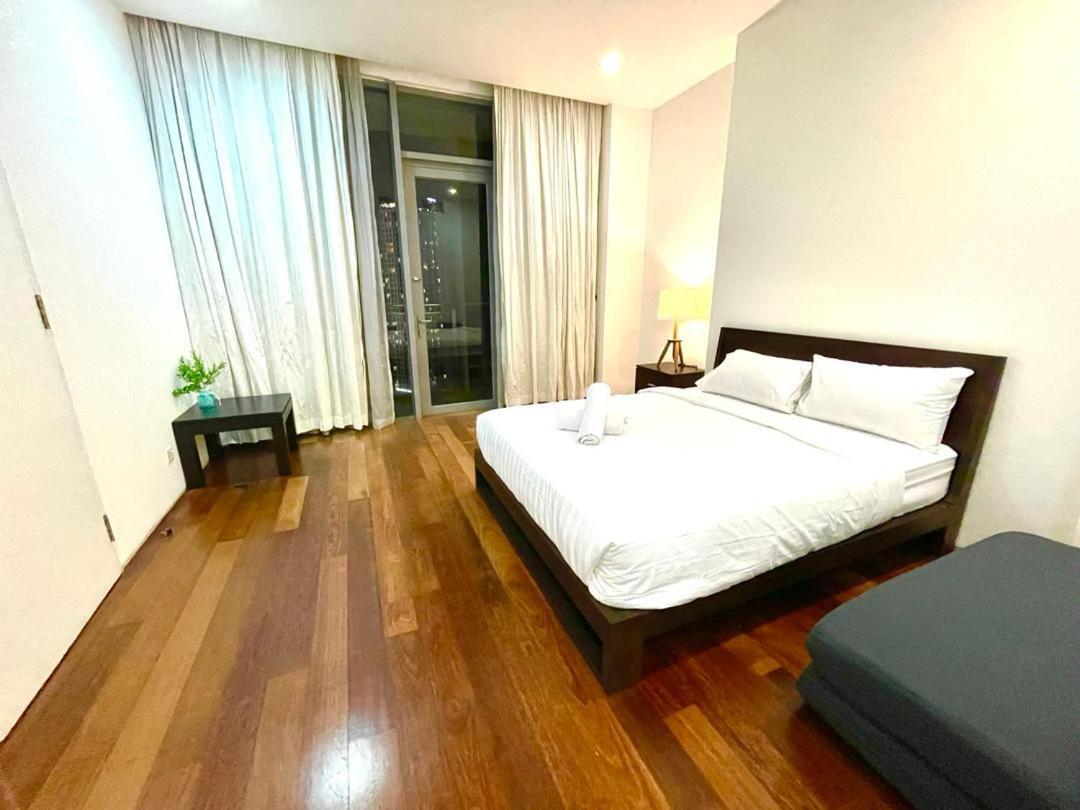 Appartamento 1 Min To Klcc Twin Tower Kuala Lumpur Esterno foto